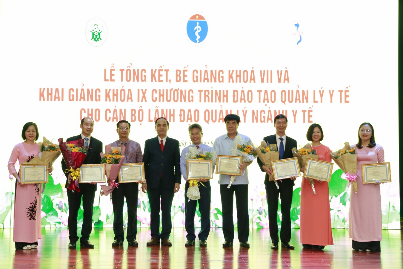 Lễ Bế giảng khóa VII và Khai giảng khóa IX chương trình Đào tạo cán bộ lãnh đạo, quản lý ngành y tế Việt Nam